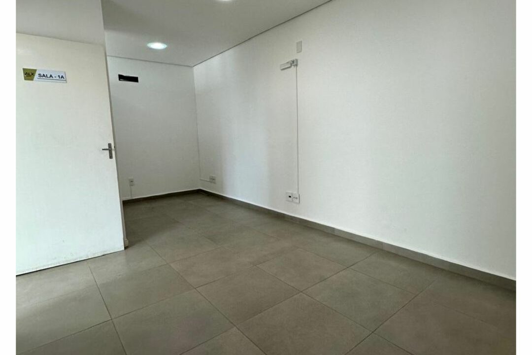 000211 -  Sala Comercial no Centro (4)